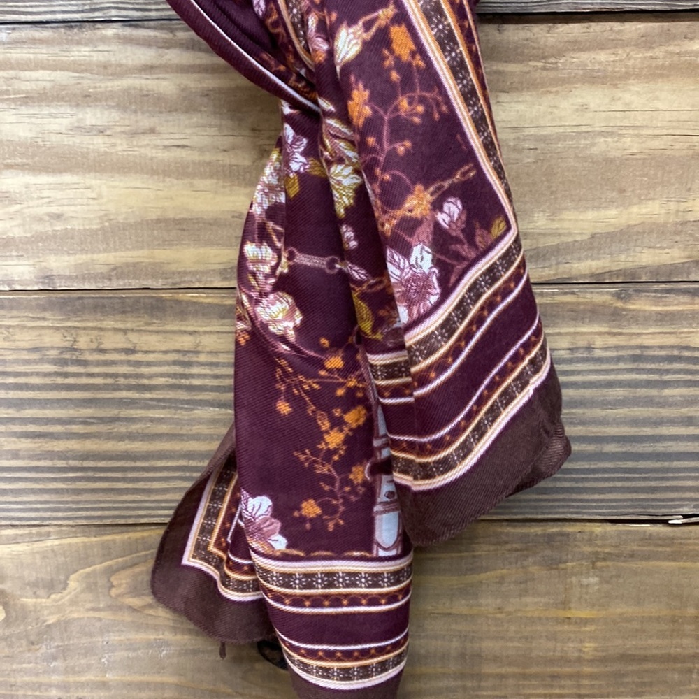 Cato Scarf š§£ - Picture 3 of 6